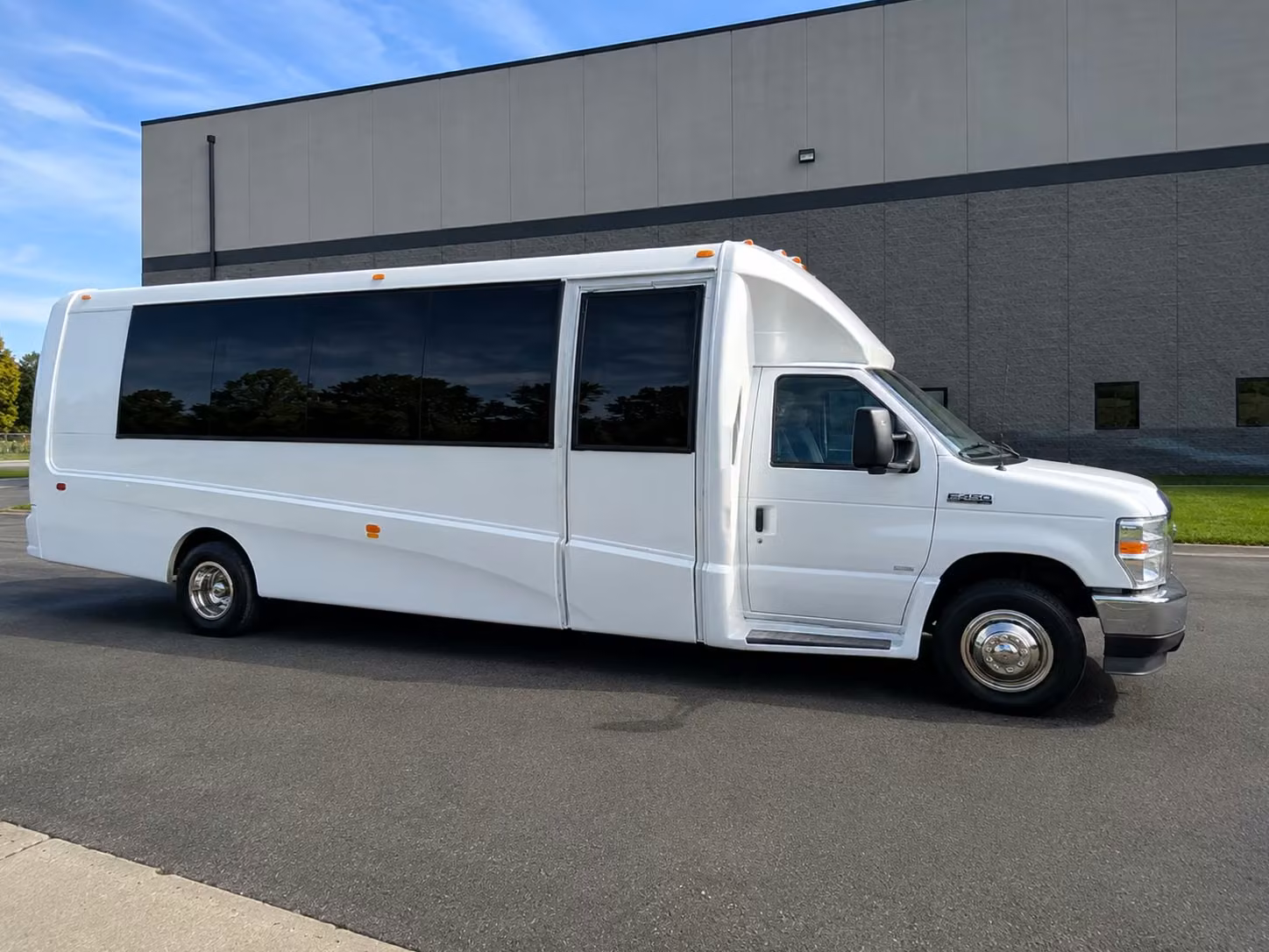 15 passenger minibus